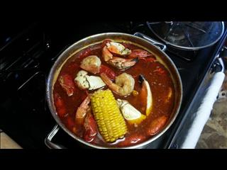 Lousiana Crawfish N' Crab Boil!